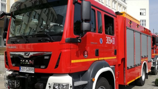 Pożar w Toruniu. Paliły się samochody na podziemnym parkingu