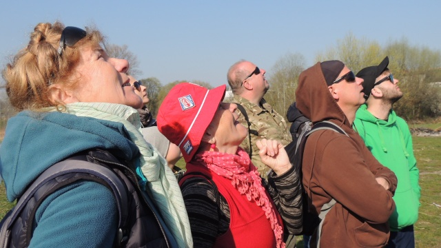 Przyjemne z pożytecznym Podziwiali ptaki i sprzątali. Tak trzymać