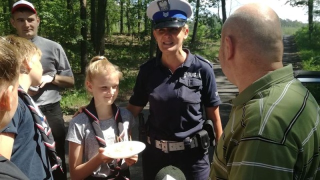 Kwaśne miny mieli kierowcy w Górsku. Ostrą dostali lekcję. W plastrach i w ząbku...