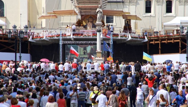 70 tys. pielgrzymów na Jasnej Górze. Abp Pawłowski: Polska powinna nas połączyć