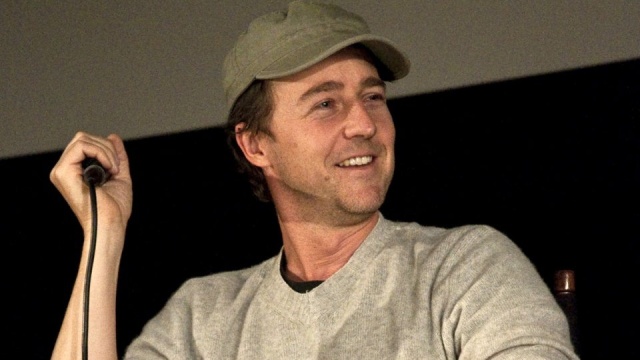 Aktor Edward Norton z laurem Festiwalu EnergaCamerimage Artysta odwiedzi Toruń