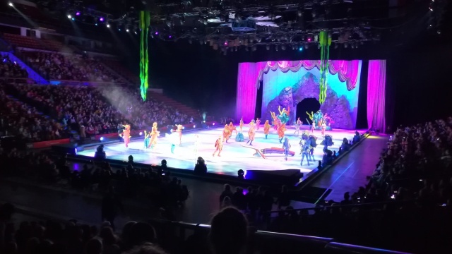 Elza, Arielka i Vaiana tańczą na lodzie. Rewia Disney on ice zachwyca dzieci