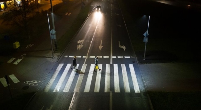 Na przejściach dla pieszych zrobiło się jaśniej. Inwestycje w Inowrocławiu