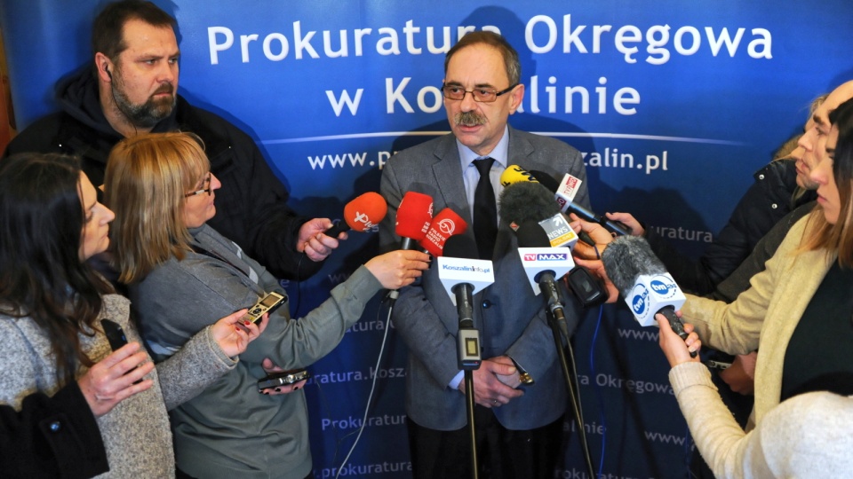 Rzecznik Prokuratury Okręgowej w Koszalinie, prokurator Ryszard Gąsiorowski podczas konferencji prasowej. Fot. PAP/Marcin Bielecki