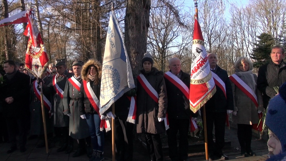 Podczas uroczystości z udziałem samorządowców i uczniów pobliskiej szkoły nawiązano do zabójstwa prezydenta Gdańska, Pawła Adamowicza/fot. Janusz Wiertel