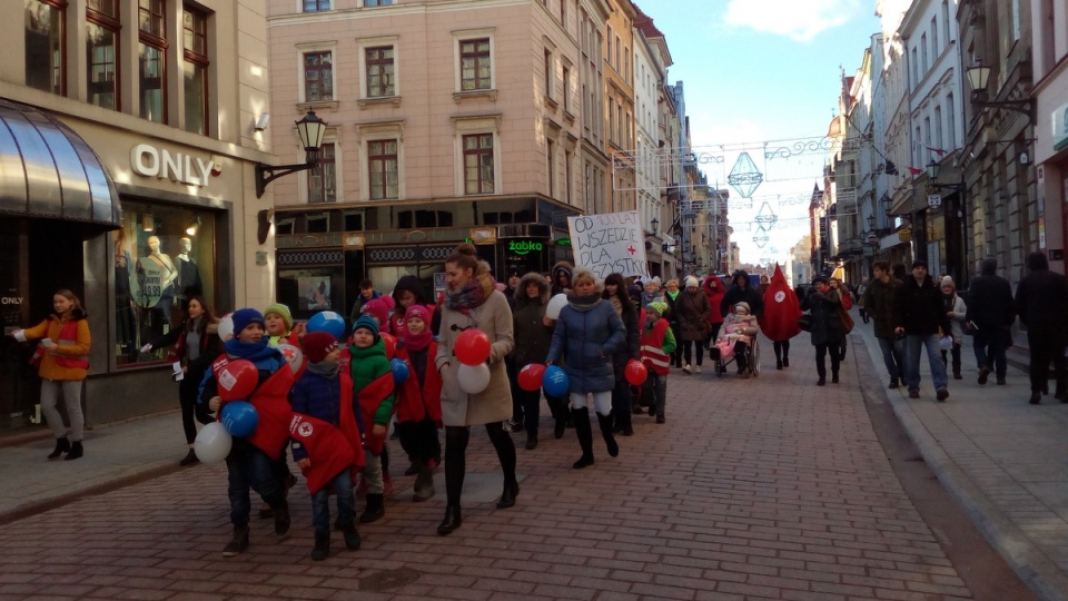 Pochód na ulicach Torunia przypomniał o jubileuszu/fot. Monika Kaczyńska