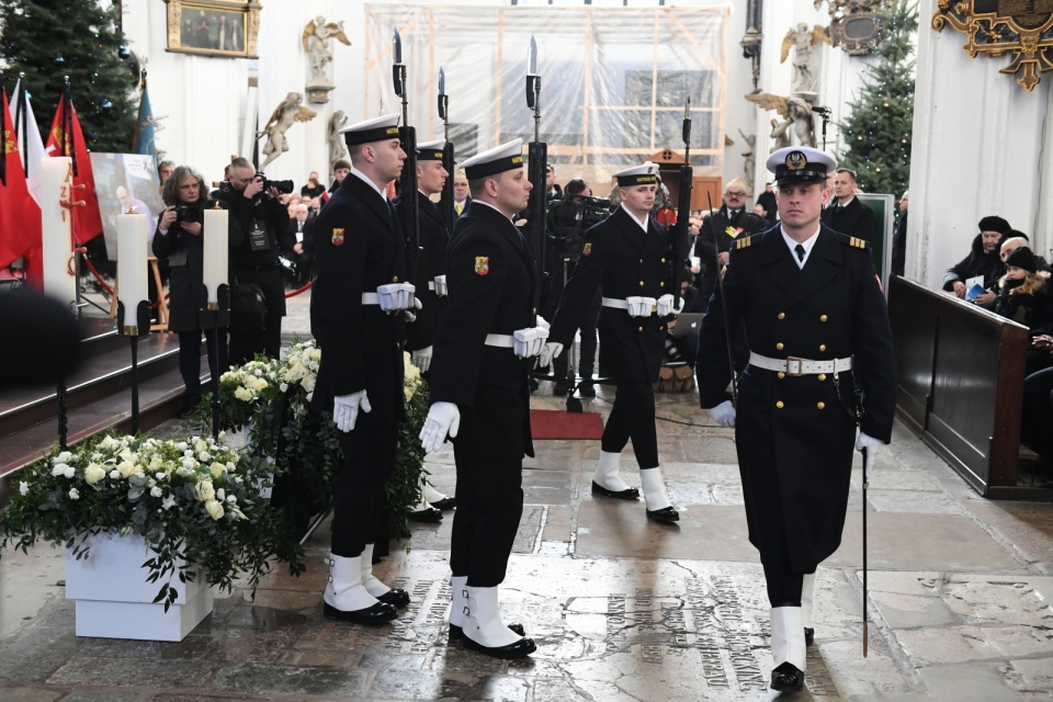 Msza pogrzebowa prezydenta miasta Pawła Adamowicza w Bazylice Mariackiej w Gdańsku. Fot.PAP/Adam Warżawa