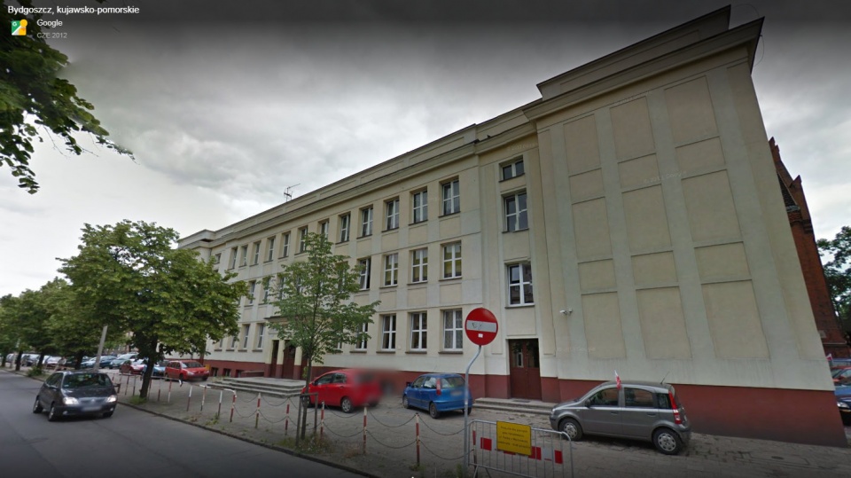 W tym budynku na ul. Fredry ma od września 2020 r. funkcjonować XIII LO w Bydgoszczy. Fot. Google Maps