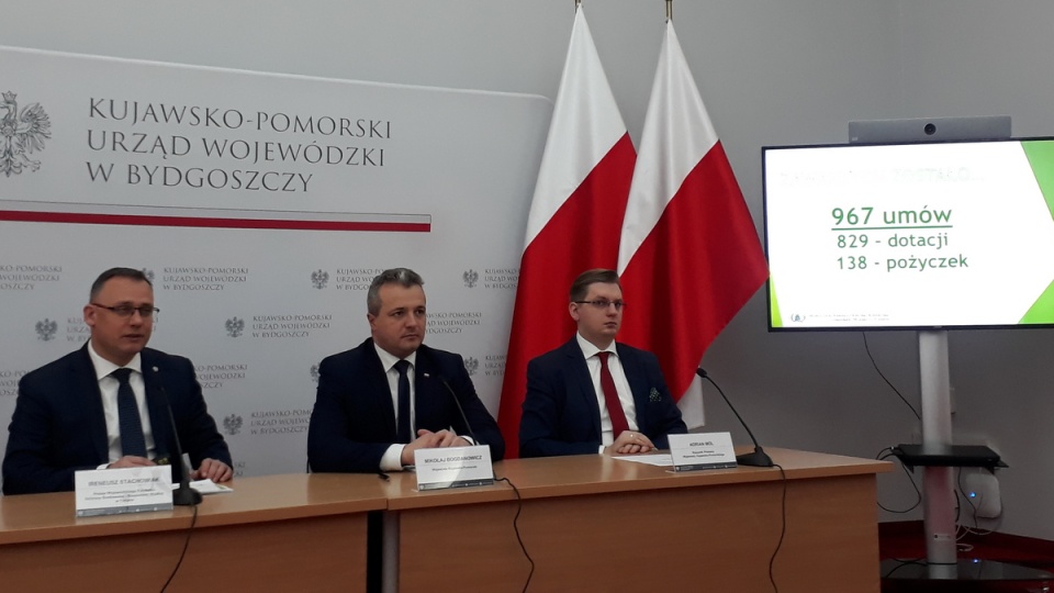 - W 2019 r. Wojewódzki Fundusz Ochrony Środowiska i Gospodarki Wodnej w Toruniu będzie miał na działania proekologiczne blisko 160 mln zł - mówi wojewoda Mikołaj Bogdanowicz (w środku)/fot. Kamila Zroślak