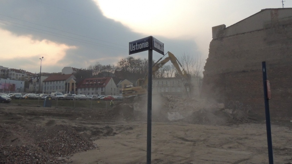 Rozpoczęło się wyburzanie kamienic na rogu ulic Toruńskiej i Kujawskiej w Bydgoszczy. Fot. Elżbieta Rupniewska