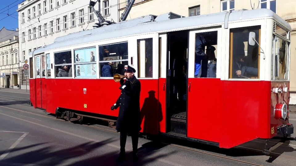 Tramwaj kursuje do godz. 15:00 na trasie linii nr 1 Wilczak - Las Gdański. Fot. Kamila Zroślak