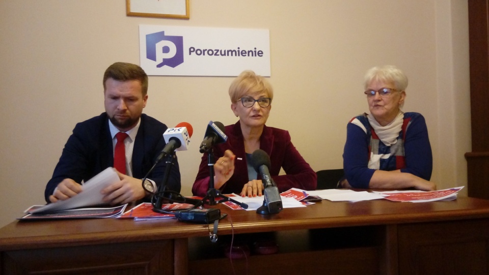 - Liczba miejsc w żłobkach, klubach dziecięcych i dziennych opiekunów urośnie do prawie 190 tys. - mówi posłanka Iwona Michałek (w środku)/fot. Adriana Andrzejewska