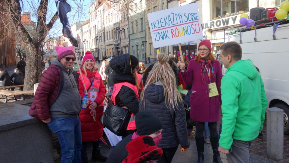 W manifestacji uczestniczyły osoby w różnym wieku, i mężczyźni i kobiety. Fot. Michał Zaręba