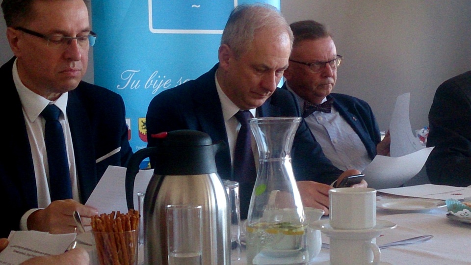 Parlamentarzyści, samorządowcy, radni i przedstawiciele środowisk biznesowych spotkali się w bydgoskiej Marinie, aby rozmawiać o drodze ekspresowej S-10. Fot. Jolanta Fischer