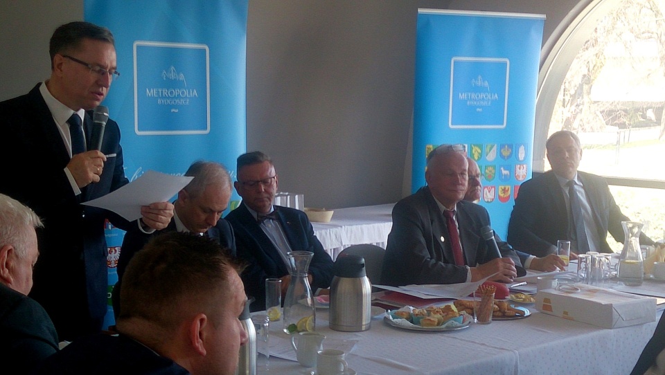 Parlamentarzyści, samorządowcy, radni i przedstawiciele środowisk biznesowych spotkali się w bydgoskiej Marinie, aby rozmawiać o drodze ekspresowej S-10. Fot. Jolanta Fischer