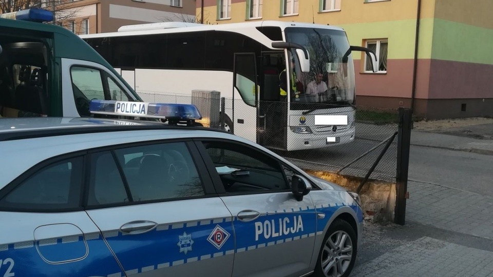 Policja przy kontrolach autokarów współpracuje z ITD. Fot. Policja