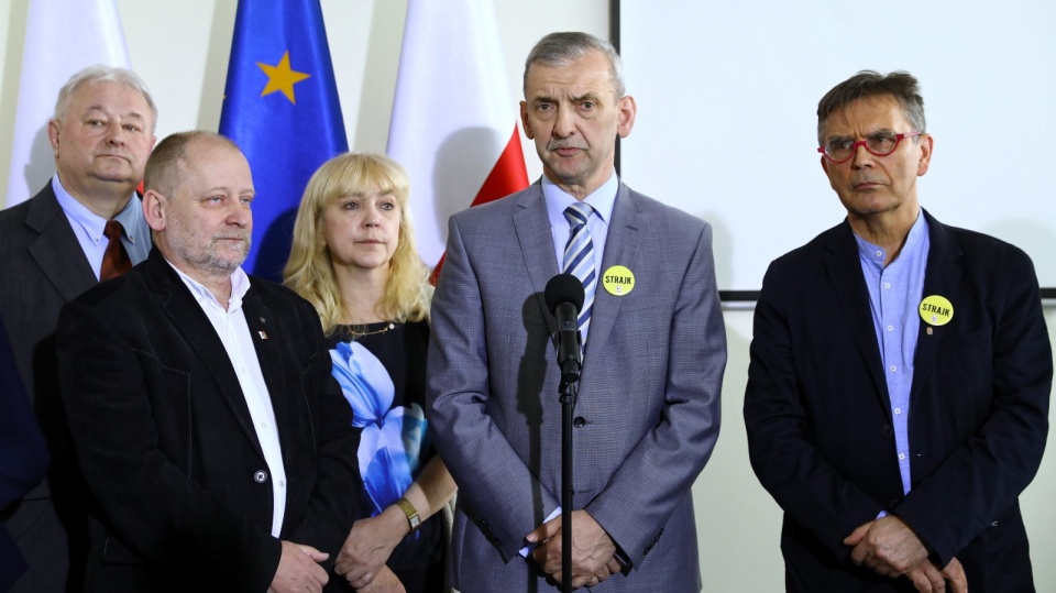 Broniarz podkreślił, że ustępstwa strony związkowej nie spotkały się z adekwatną reakcją strony rządowej. Fot. PAP/Rafał Guz