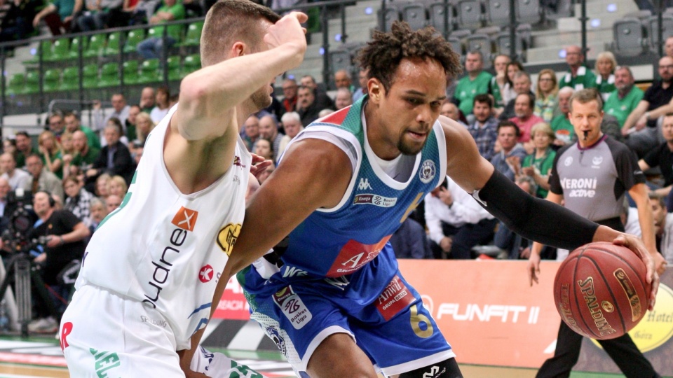 Zdjęcie z meczu Stelmet Enea BC Zielona Góra kontra Anwil Włocławek w 26. kolejce ekstraklasy koszykarzy 2018/2019. Fot. PAP/Lech Muszyński