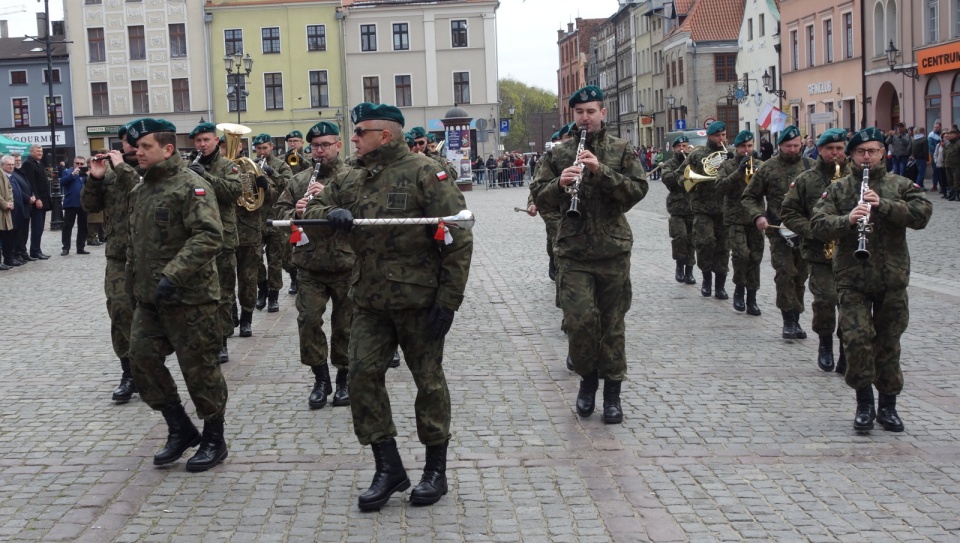 Ceremonia na Rynku Nowomiejskim w Toruniu. Fot. Monika Kaczyńska