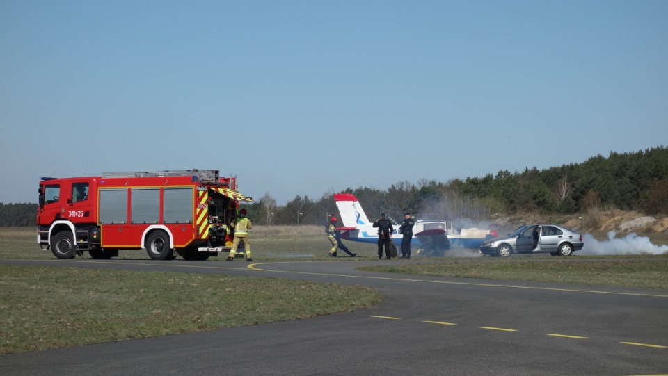 Ćwiczenia na lotnisku Aeroklubu Pomorskiego w Toruniu/fot. Michał Zaręba