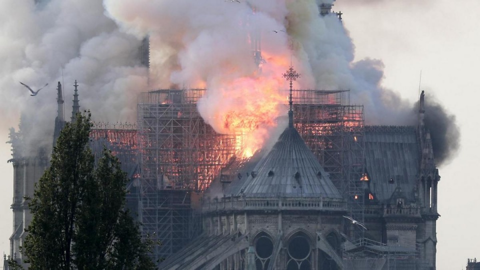 Pożar trawi najsłynniejszą katedrę świata, paryska Notre Dame/fot. Paris (PAP/EPA)