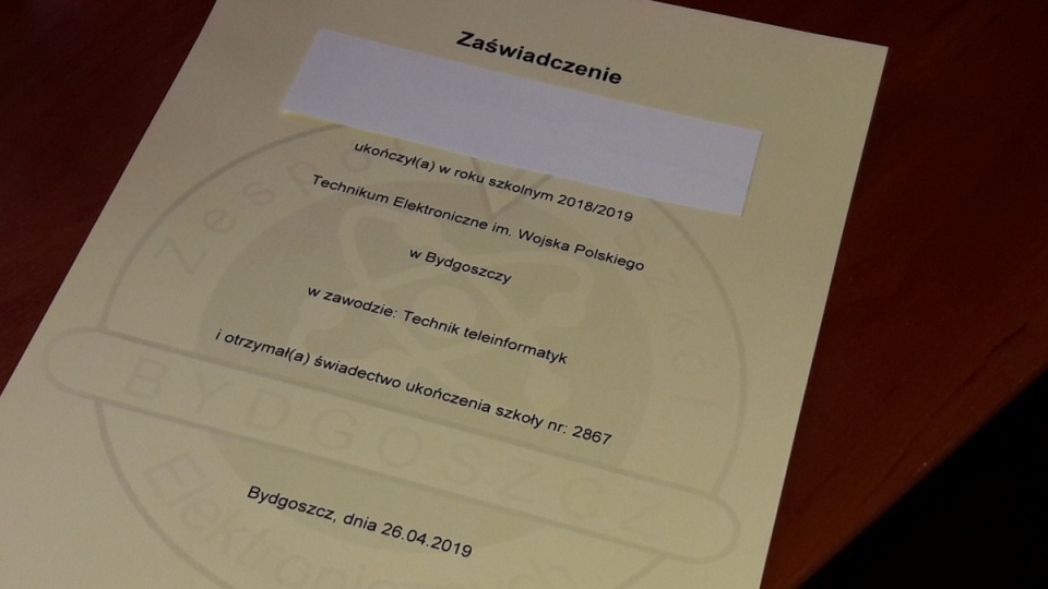 W bydgoskim Zespole Szkół Elektronicznych klasyfikacja odbyła się przed strajkiem, gotowe są nawet świadectwa ukończenia szkoły/fot. Elżbieta Rupniewska