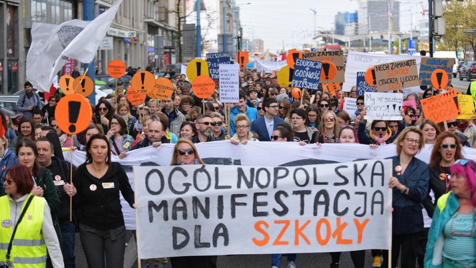 Ogólnopolska Manifestacja dla Szkoły w Warszawie/fot. Marcin Obara, PAP