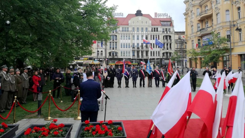 Uroczystość z asystą wojskową odbyła się przed pomnikiem Wolności w centrum Bydgoszczy. Fot. Monika Siwak-Waloszewska