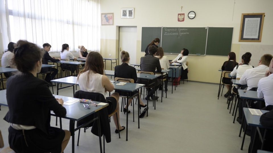 Terminy egzaminów z poszczególnych przedmiotów wyznaczyła Centralna Komisja Egzaminacyjna. Egzaminy ustne potrwają od 6 do 25 maja. Fot. Archiwum/PAP/Darek Delmanowicz
