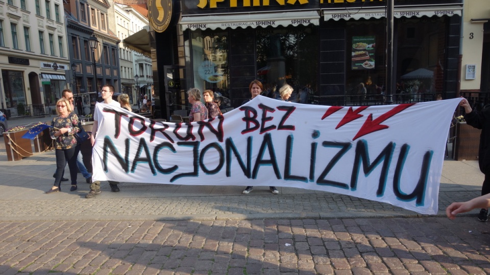 Pikieta w Toruniu przeciwko amerykańskiej tzw. ustawie 447/fot. Michał Zaręba