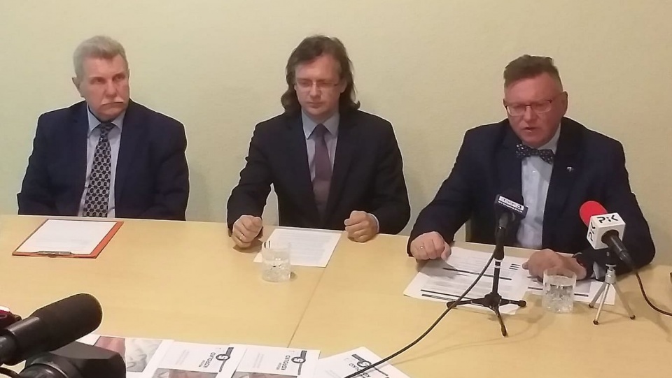 Od lewej: senator Andrzej Kobiak, Michał Korolko i wicemarszałek województwa Zbigniew Ostrowski Fot. Damian Klich