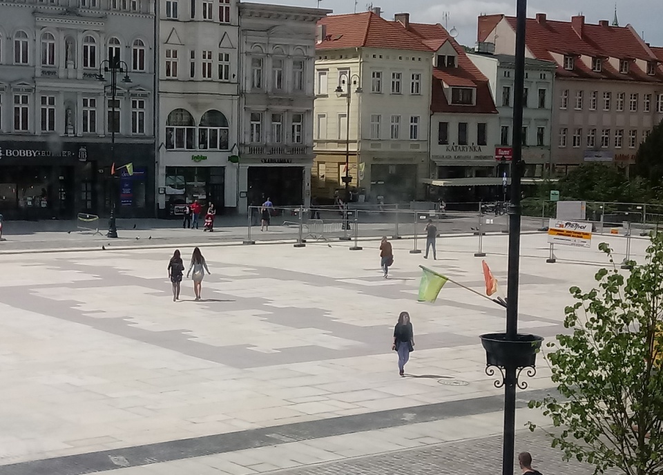 Stary Rynek w części już jest dostępny dla przechodniów./fot. Marcin Kupczyk