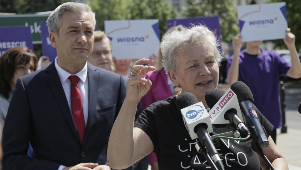 Biedroń, który był liderem listy Wiosny do PE w okręgu warszawskim, w niedzielnych wyborach, jako jeden z trzech kandydatów swojego ugrupowania, zdobył mandat eurodeputowanego. Archiwum/PAP/Wojciech Olkuśnik