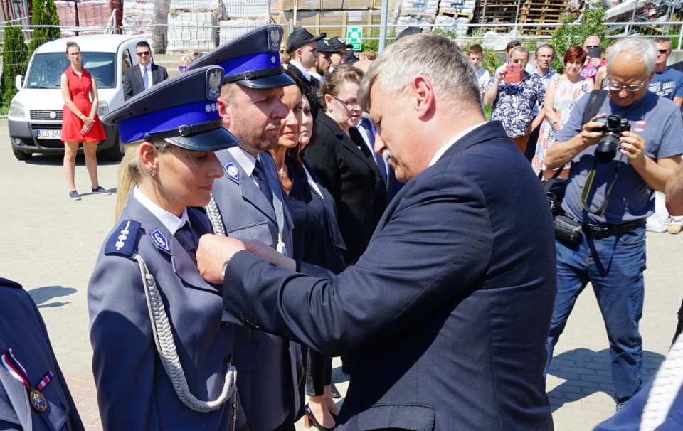 Ślubowanie nowo przyjętych policjantów kujawsko- pomorskich. W gronie 59 funkcjonariuszy jest 11 kobiet.29 policjantów zasili szeregi bydgoskich komisariatów i wydziałów, reszta będzie pracować w innych częściach regionu./fot. Komenda Wojewódzka Policji w Bydgoszczy