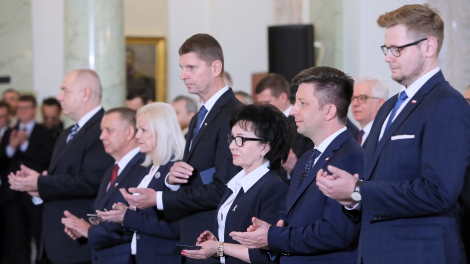 Od lewej: Jacek Sasin, Marian Banaś, Bożena Borys-Szopa, Dariusz Piontkowski, Elżbieta Witek, Michał Dworczyk oraz Michał Woś podczas uroczystości mianowania nowych ministrów/fot. Leszek Szymański, PAP