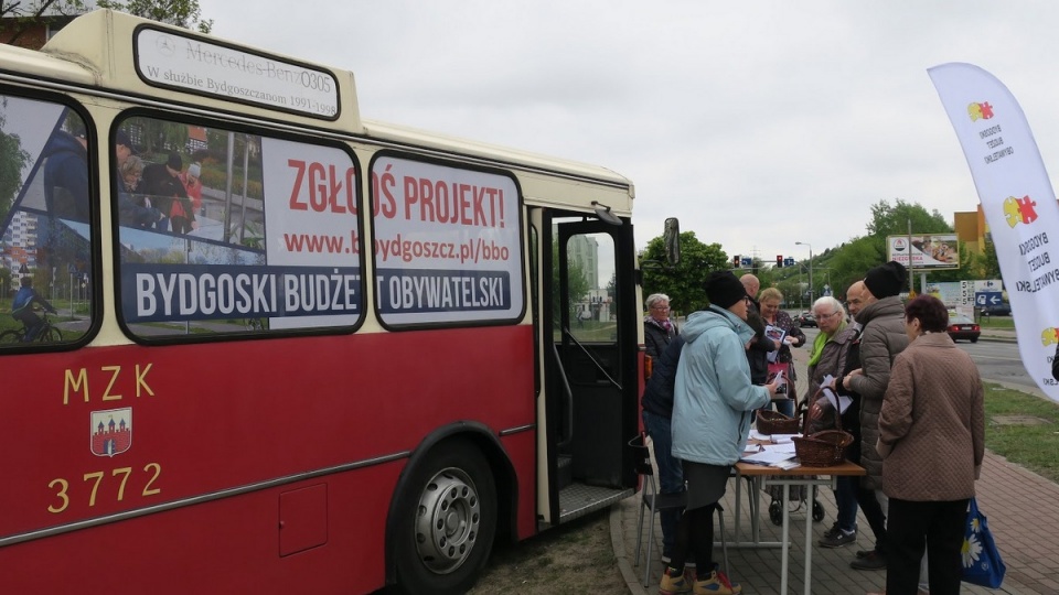 Informacje na temat Bydgoskiego Budżetu Obywatelskiego można było znaleźć m.in. w autobusie, który jeździł po mieście/fot. bydgoszcz.pl