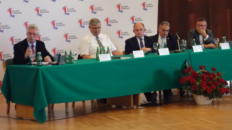 Stanowisko z okazji 20-lecia województwa kujawsko-pomorskiego przyjęli uczestnicy VII Forum Samorządowego w podtoruńskim Przysieku. Fot. Michał Zaręba