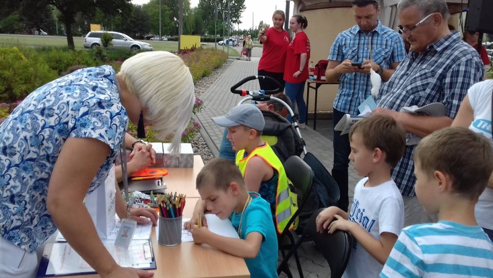 Piknik skrzyżowaniu ulic: Niepodległości, Wojska Polskiego i Prymasa Glempa w Inowrocławiu/fot. Tomasz Gronet