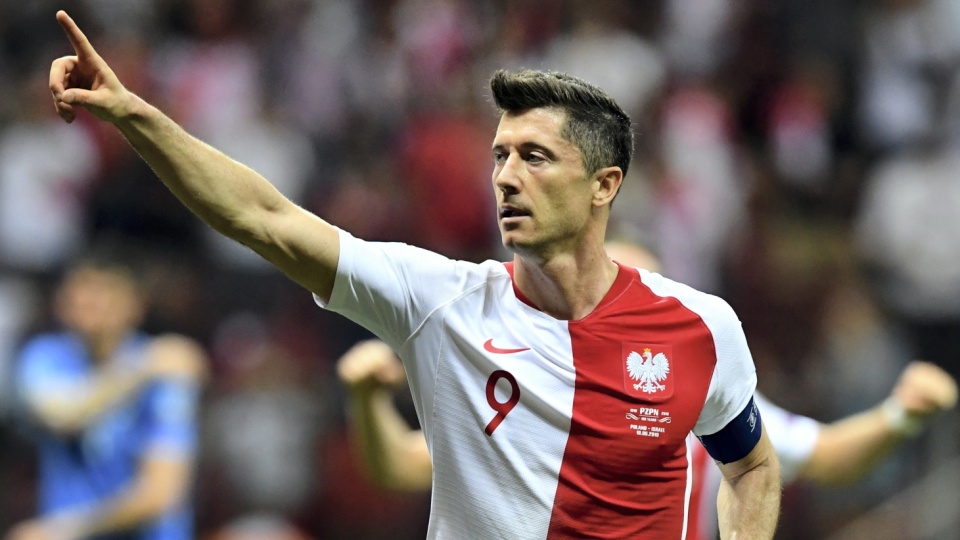 Radość napastnika reprezentacji Polski Roberta Lewandowskiego po strzeleniu gola w meczu eliminacyjnym grupy G piłkarskich mistrzostw Europy z Izraelem. Fot. PAP/Piotr Nowak