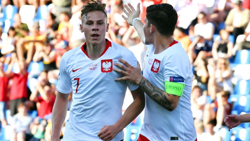 Polscy piłkarze cieszą się z bramki na 1:1 w meczu z Belgią na młodzieżowych mistrzostwach Europy 2019. Fot. PAP/EPA/ALESSIO TARPINI