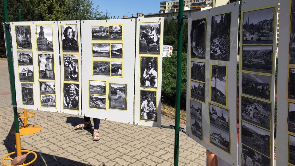 8. Bydgoskie Dni Kresowe uświetniła wystawa starych fotografii ukazujących dawne, wschodnie rubieże Polski./fot. Elżbieta Rupniewska