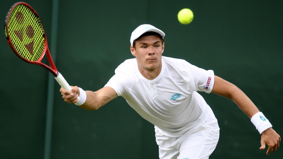 Na zdjęciu Kamil Majchrzak w pojedynku z Fernando Verdasco w 1. rundzie Wimbledonu 2019. Fot. PAP/ EPA/WILL OLIVER