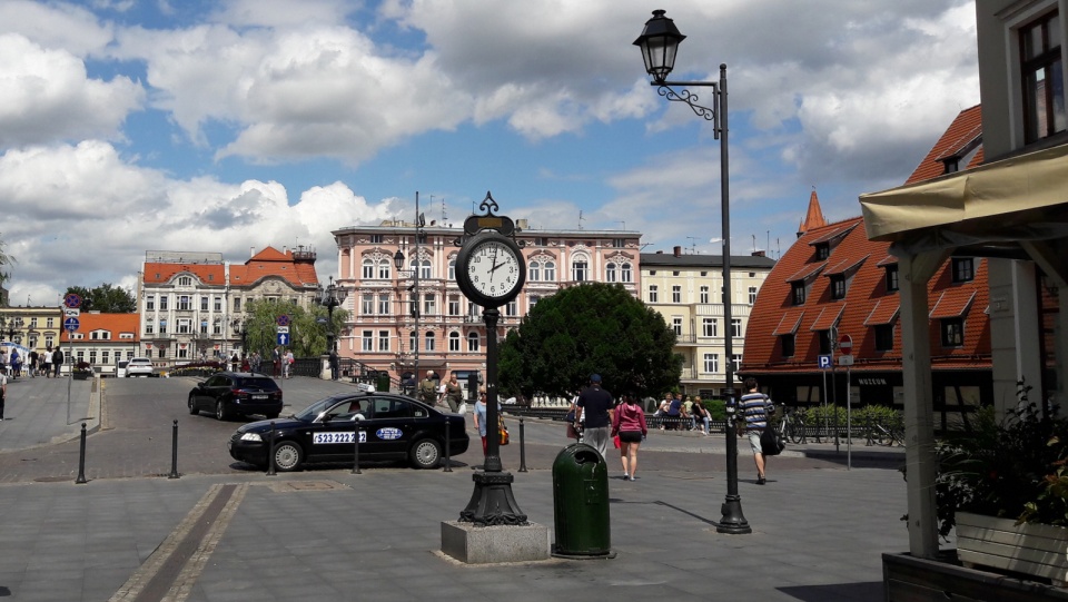 Niebawem na ulicach przyległych do Starego Rynku nie będzie można wjeżdżać samochodami. Fot. Tatiana Adonis