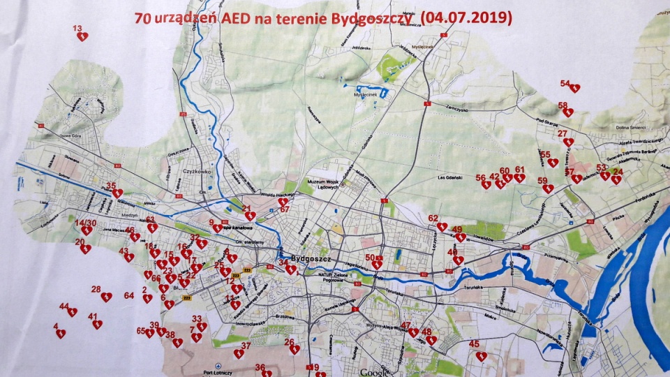 W różnych punktach Bydgoszczy rozmieszczono już 70 defibrylatorów. Większość bydgoszczan jednak o tym nie wie. Fot. Tatiana Adonis