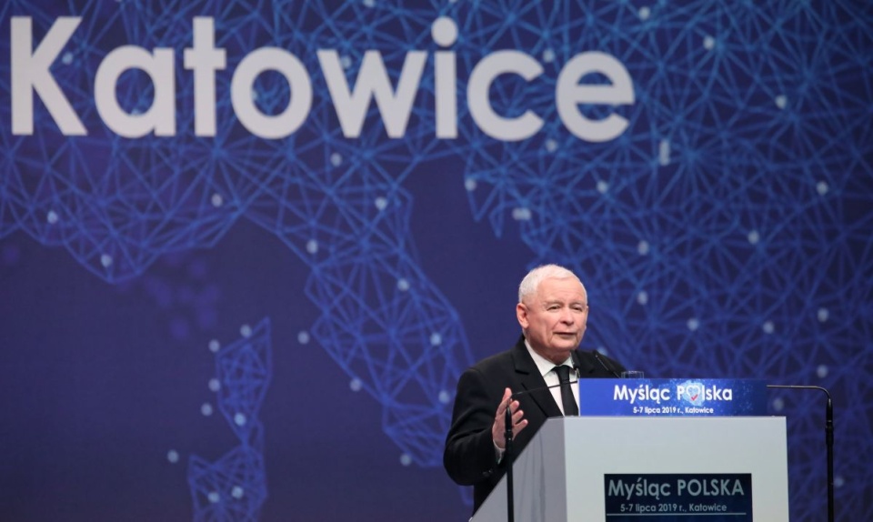 Prezes PiS Jarosław Kaczyński przemawia podczas zakończenia Konwencji Programowej PiS i Zjednoczonej Prawicy "Myśląc: Polska 2019"/fot. Andrzej Grygiel, PAP