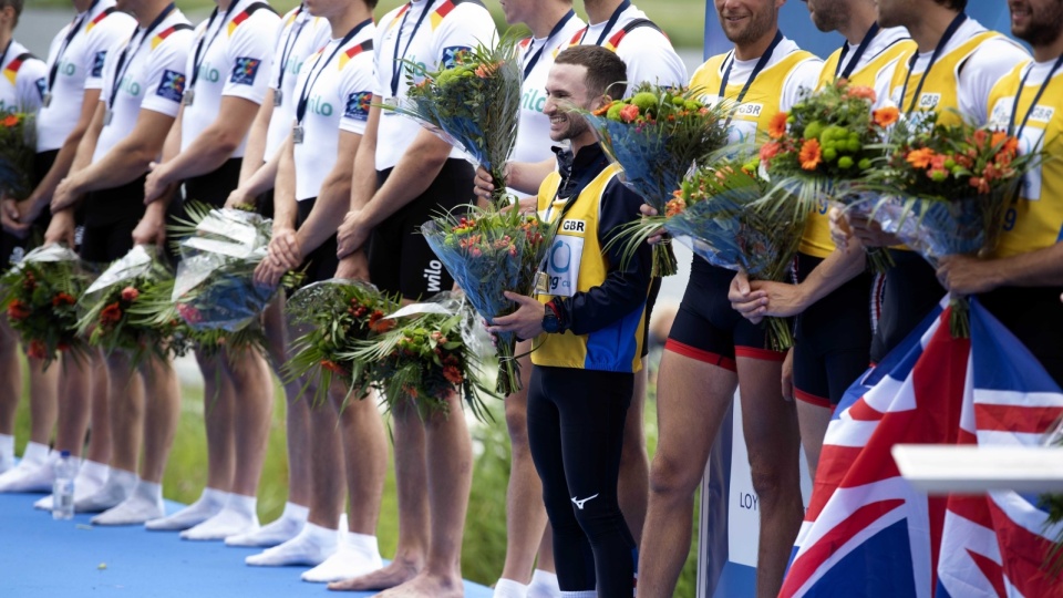 Wioślarze odbierają medale za miejsca w czołowej trójce podczas PŚ 2019 w Rotterdamie. Fot. PAP/EPA/Olaf Kraak