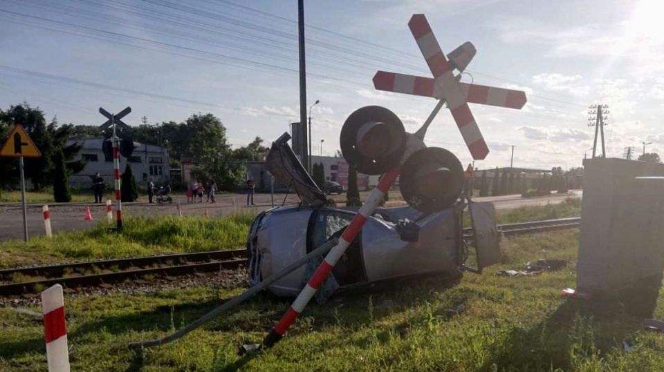 W wyniku zdarzenia śmierć poniosła 79-letnia pasażerka samochodu. Fot. KPP Świecie nad Wisłą