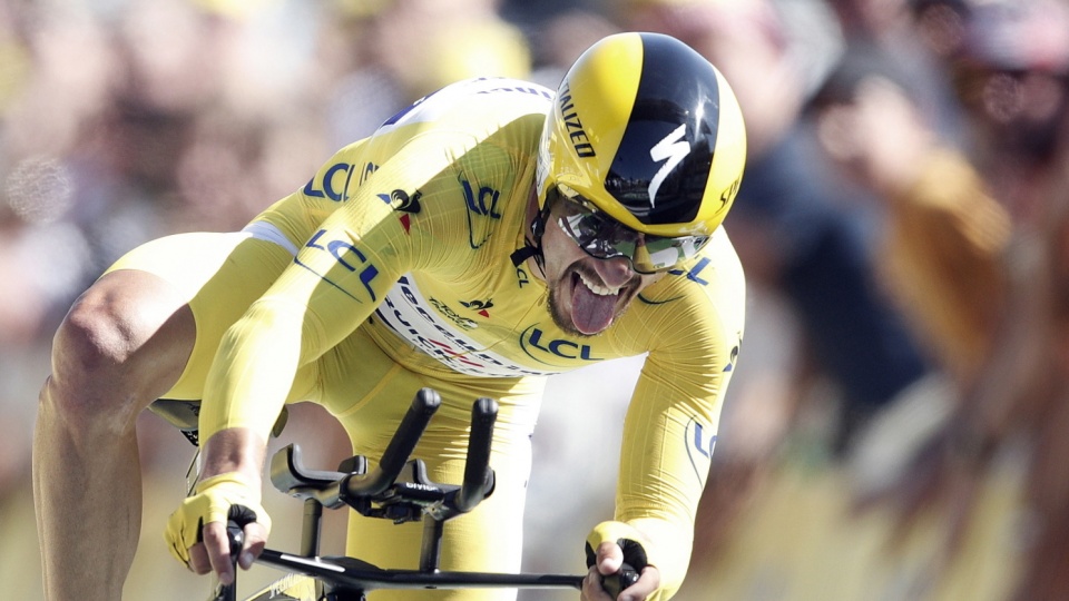Na zdjęciu Julian Alaphilippe, triumfator 13. etapu i lider Tour de France 2019. Fot. PAP/EPA/GUILLAUME HORCAJUELO