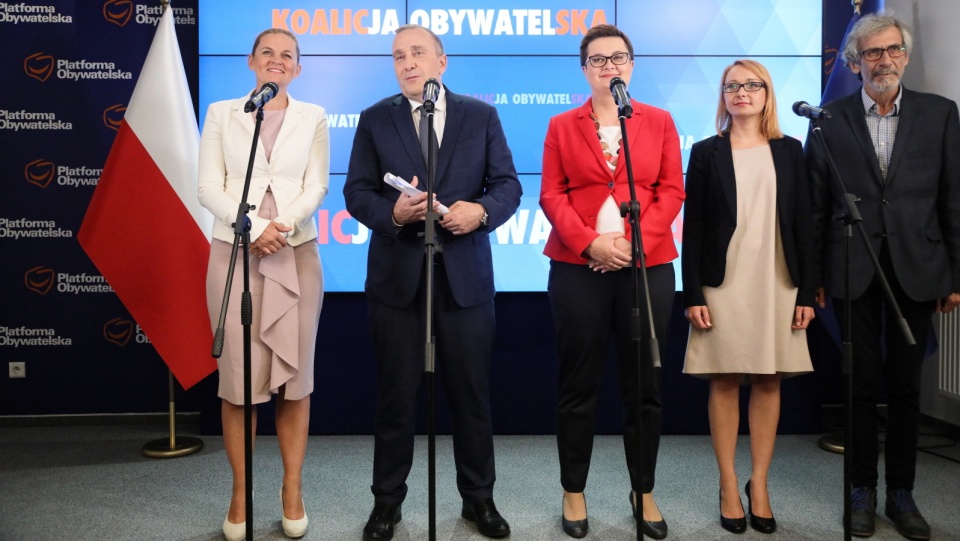 Konferencja prasowa w Warszawie po posiedzeniu zarządu krajowego PO. Fot. PAP/Jakub Kamiński