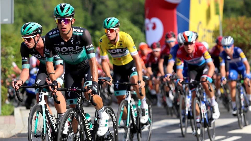 Na pierwszym planie zdjęcia Rafał Majka podczas 5. etapu Tour de Pologne 2019. Fot. PAP/Andrzej Grygiel